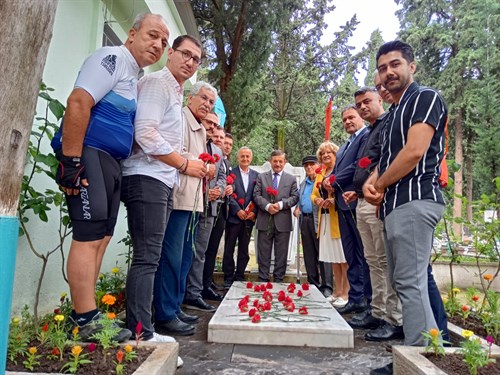 Manisa Tarzanı Ahmet Bedevi Vefatının Yıl Dönümünde Mezarı Başında Anıldı