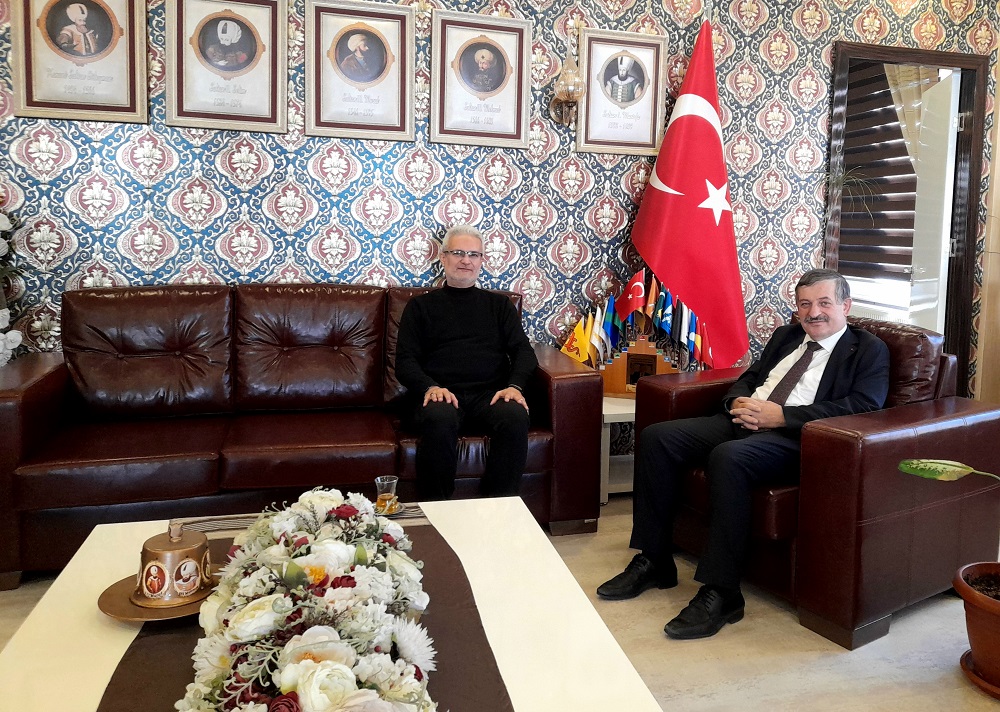 Yunusemre Belediye Başkan Yardımcısı Mehmet Emin SOFUOĞLU Kaymakamımız Cemal Hüsnü ÇAYKARA' yı Makamında Ziyaret Etti